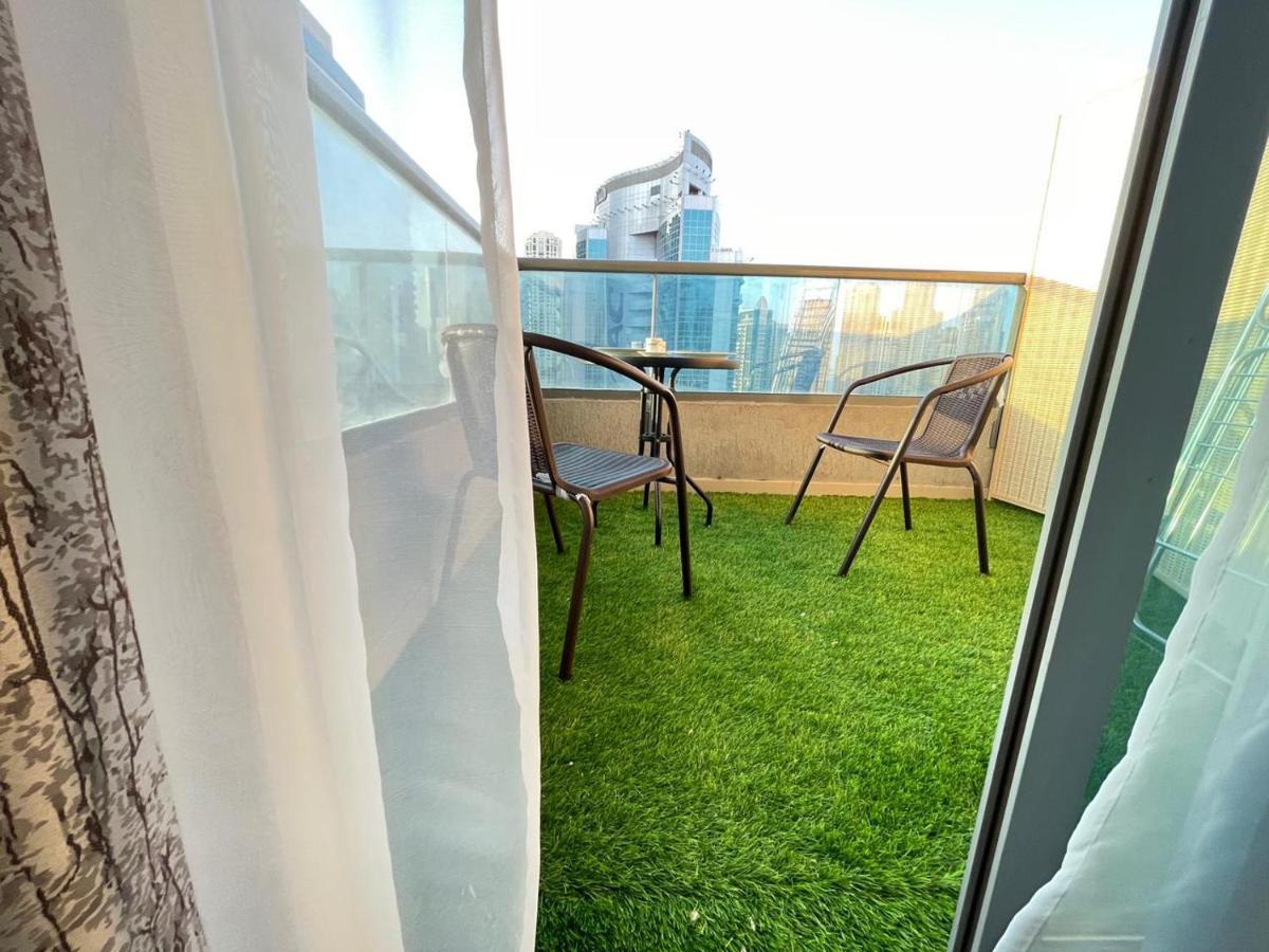 Private Gorgeous Room With Marina View With Shared Kitchen In Shared Apartment Дубай Экстерьер фото